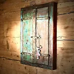 Luxury & Cosy 3.5 In Almost 300 Years Old * 로이커바드